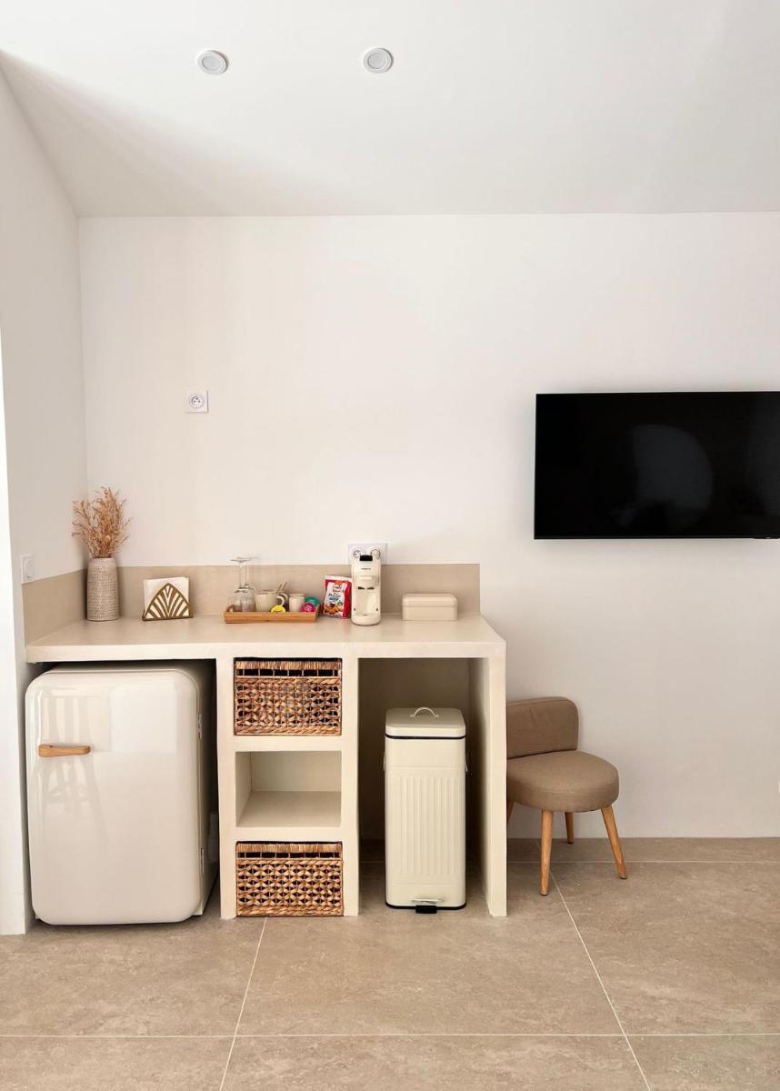 Le Clos des Délices - Love Room - Chambre avec spa, terrasse et parking privatif - Housity