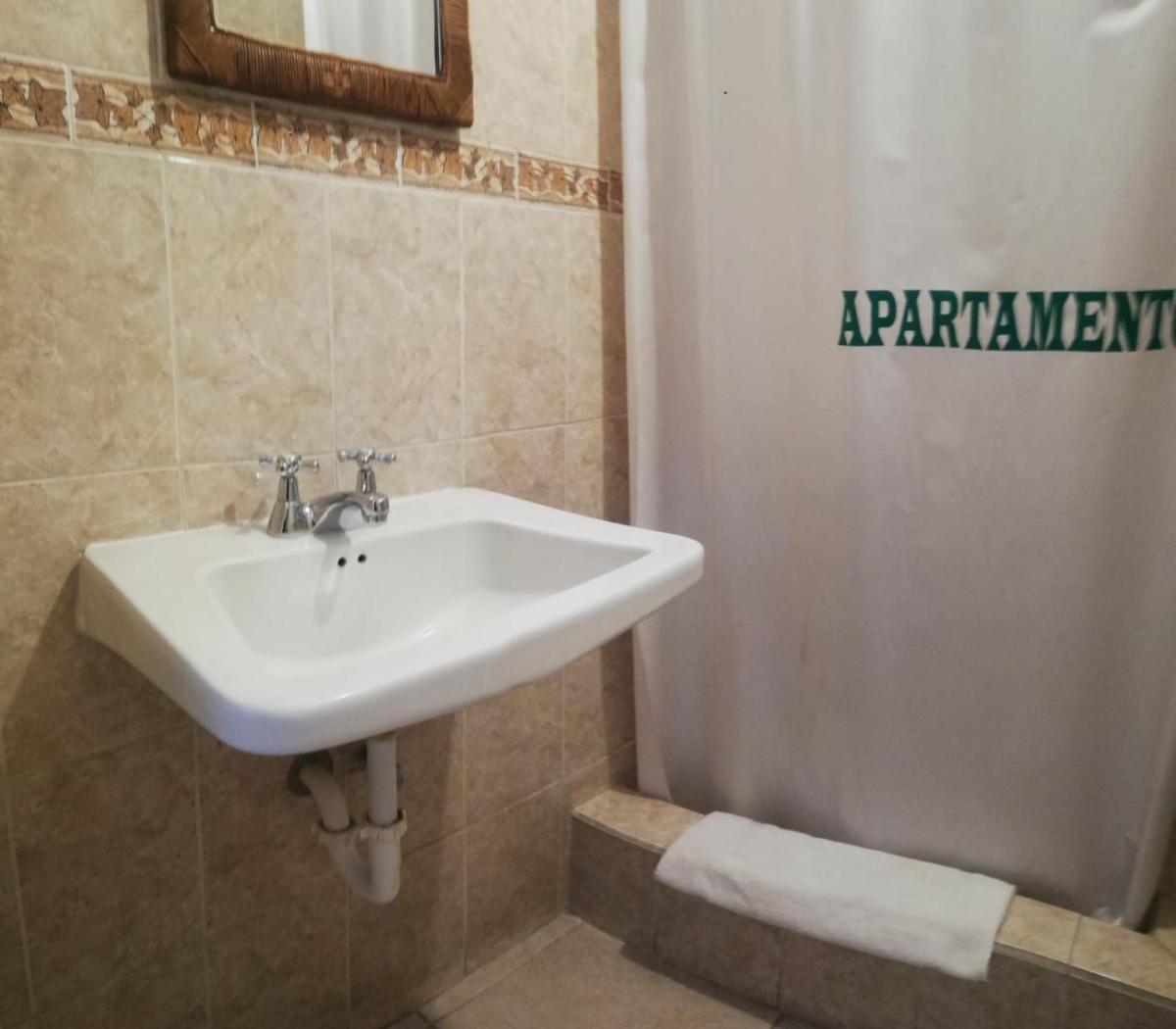 Filatelia Suites & Travel - Housity