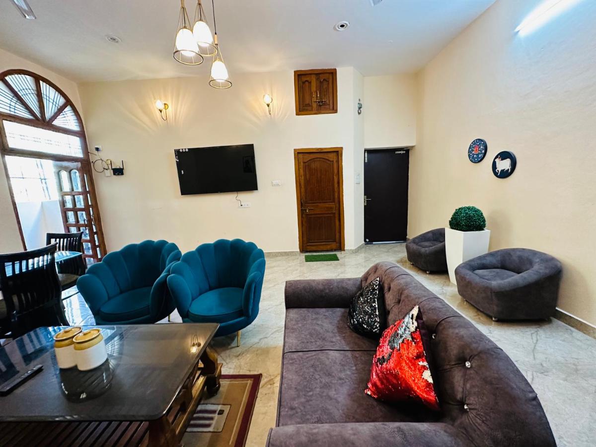 Bluetique - Housity