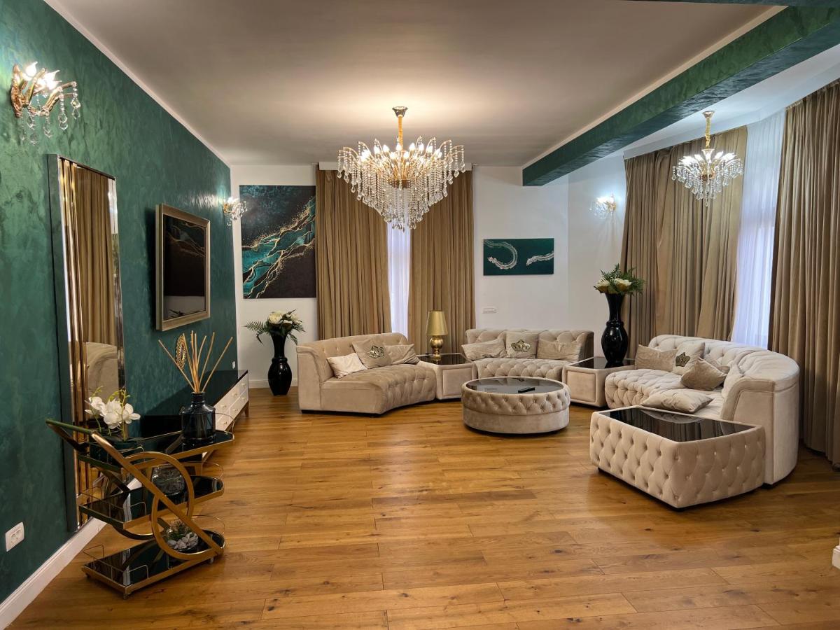 Luxury party villa - Housity