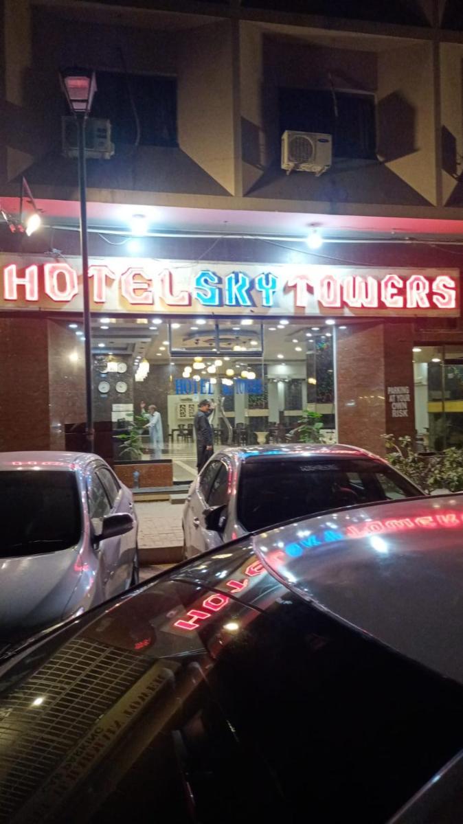 Hotel Sky Towers - Housity