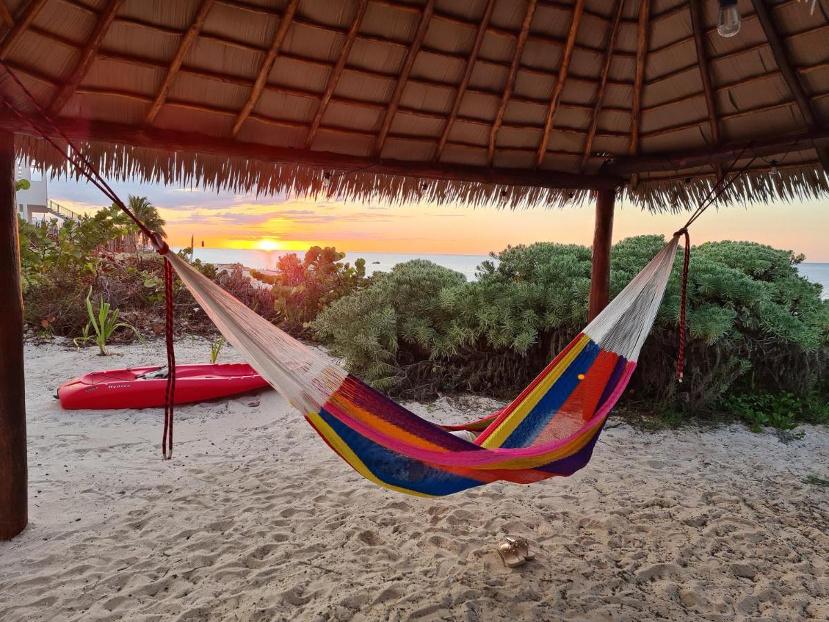 Escape to Paradise, Minimalist 4-BR Beachfront, 300 Mbps with amazing views - Housity