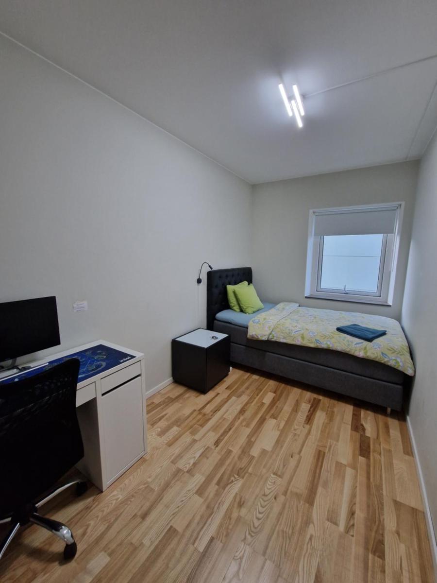 Suitetrails - Homestay - private room in an apartment
