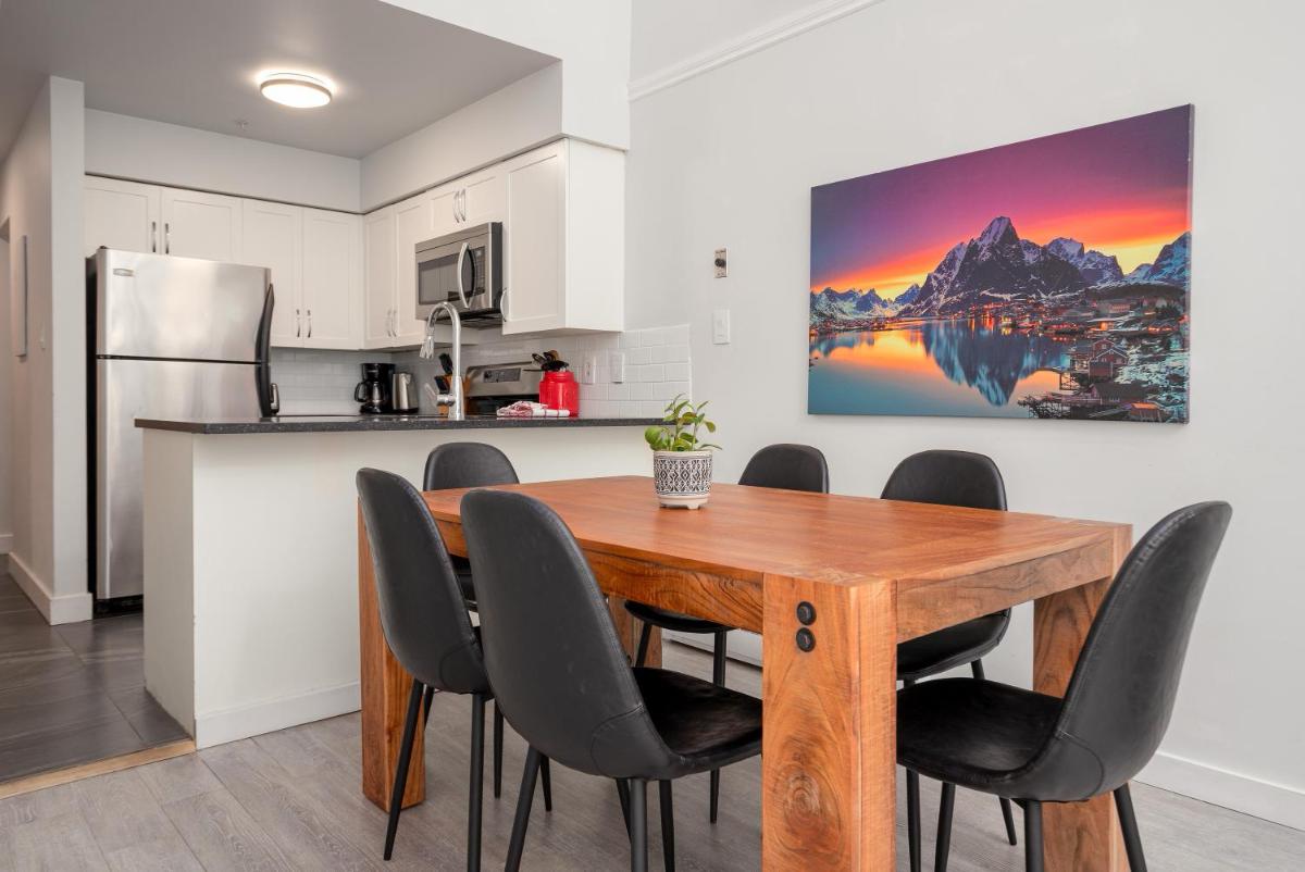 Great Location with Pool and Hot Tub by Harmony Whistler - Housity