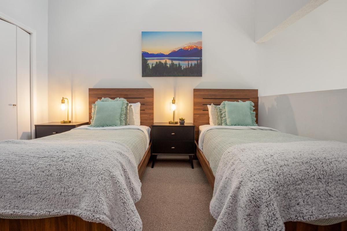 Great Location with Pool and Hot Tub by Harmony Whistler - Housity