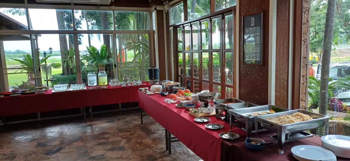 Uthai River Lake Resort - Housity
