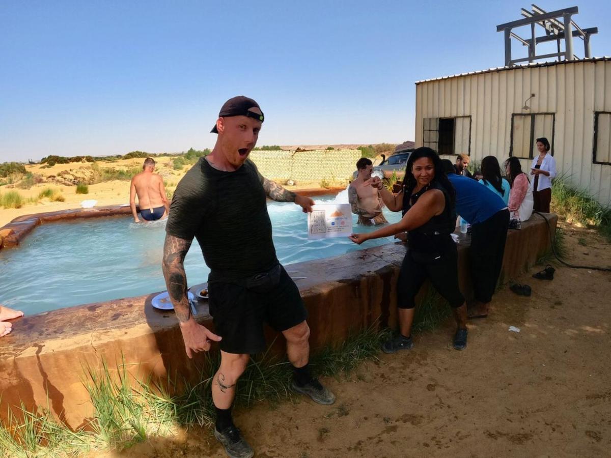 Jana Pyramids view inn - Housity