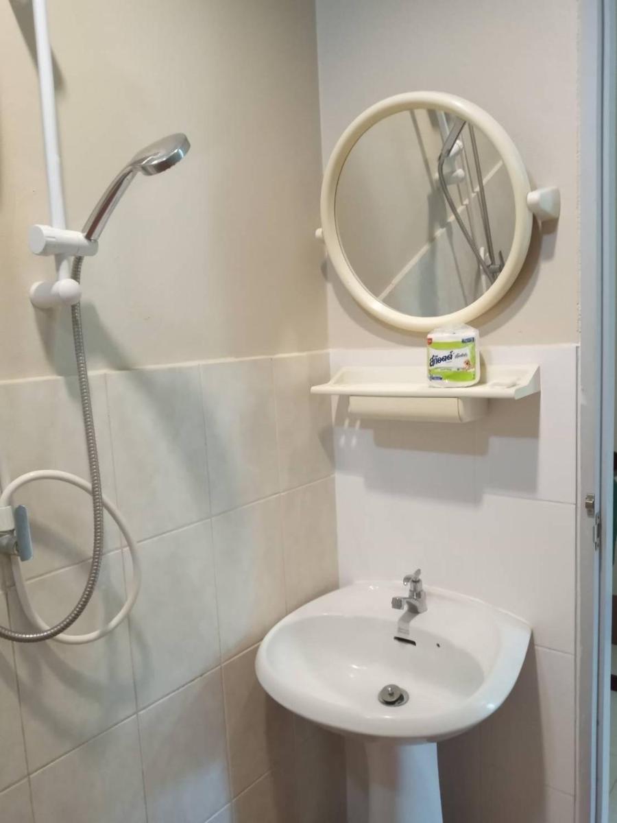 Sarin Guesthouse สาริน - Housity