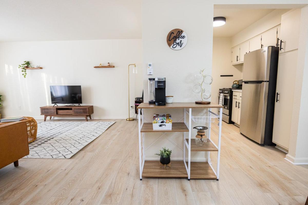 The 07 Oasis - Housity