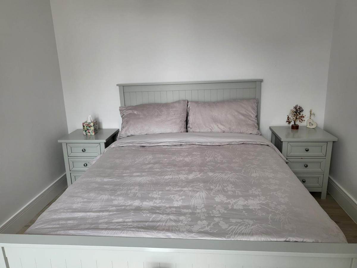 Bright, quiet room in the center of Newbury - Housity