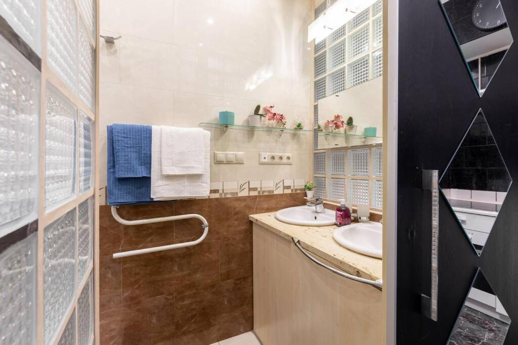Suitetrails - Stylish Central Budapest Apartment