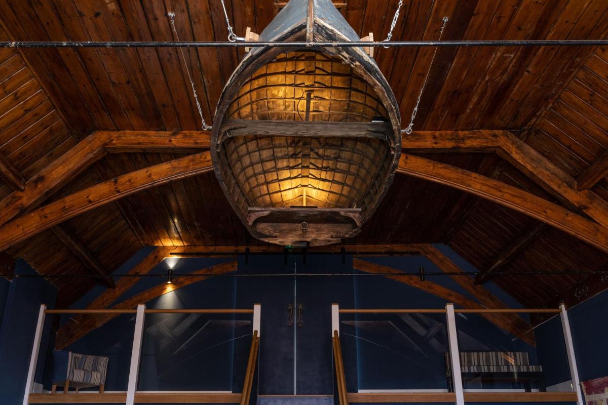 The George Hotel and Beach Club - Housity