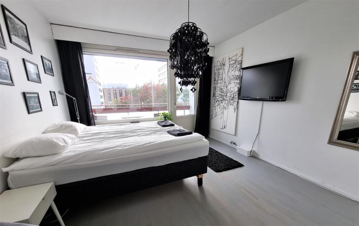 Central Gem with Sauna - Big two-room apartment FREE PARKING - Hizvo