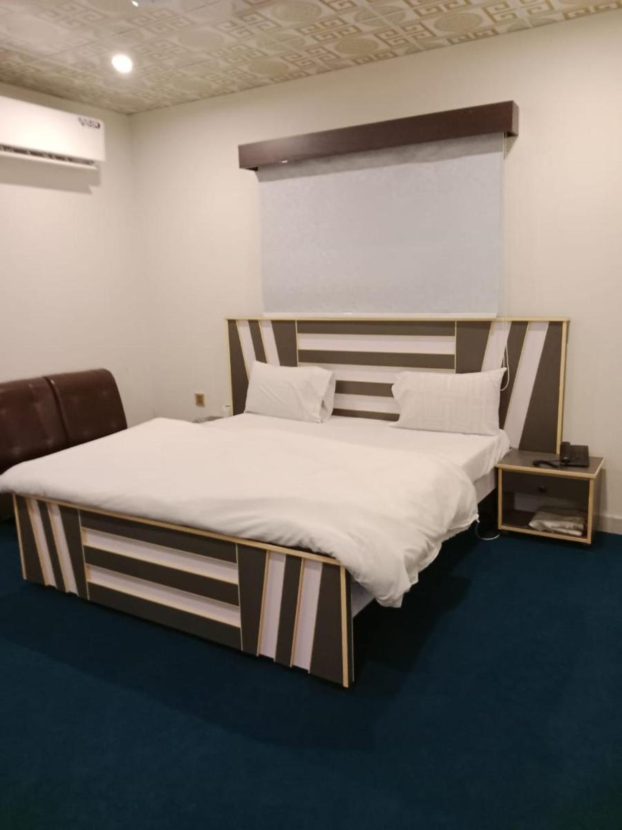 Hotel Royal Sweet - Housity