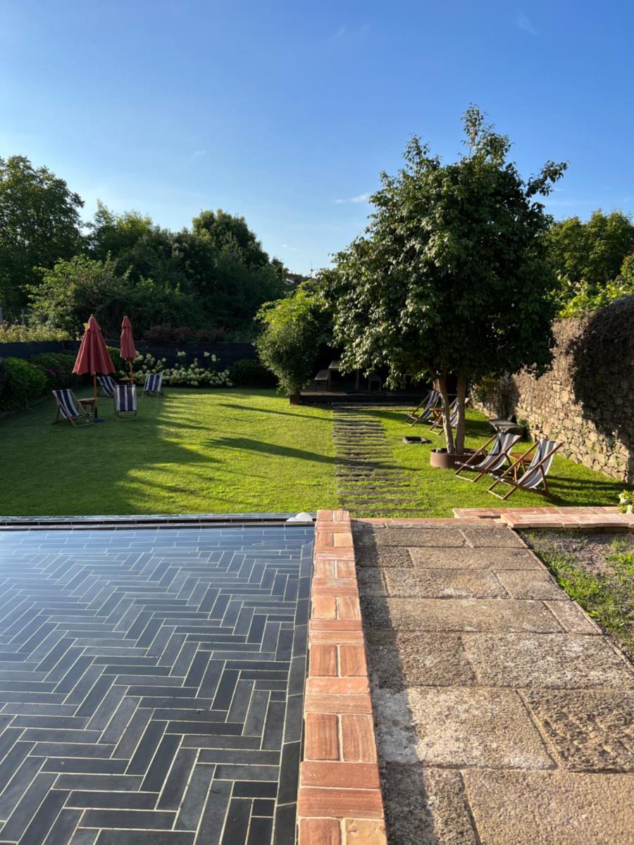 The Tailor's Garden - Housity