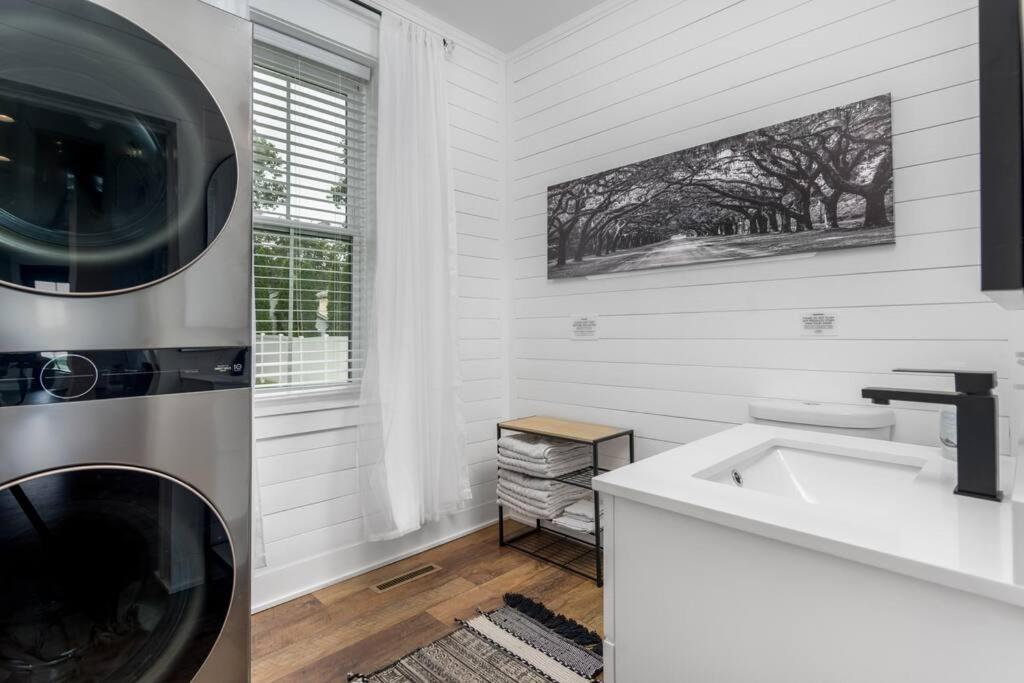 Sunset Stay at 608 - Housity