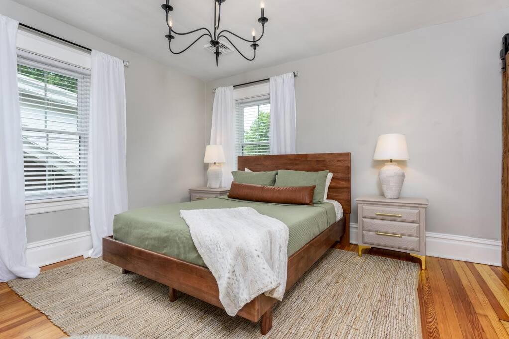 Sunset Stay at 608 - Housity