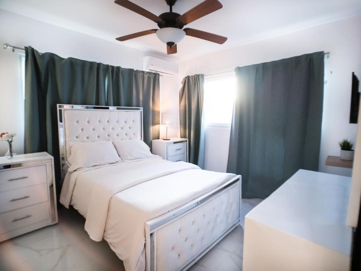 Coconut Paradise Beach Hotel - Housity