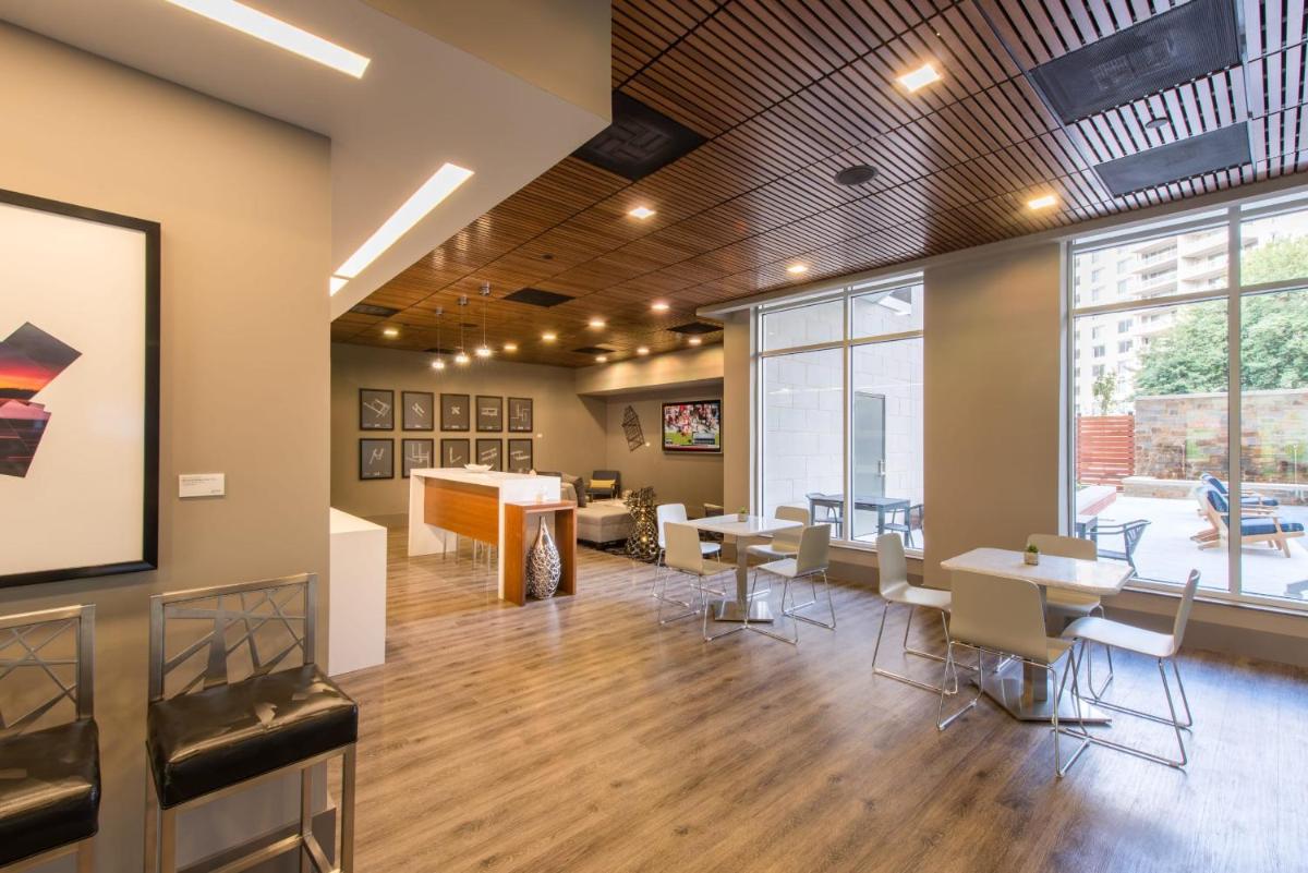 Fantastic Apartment at Crystal City - Housity