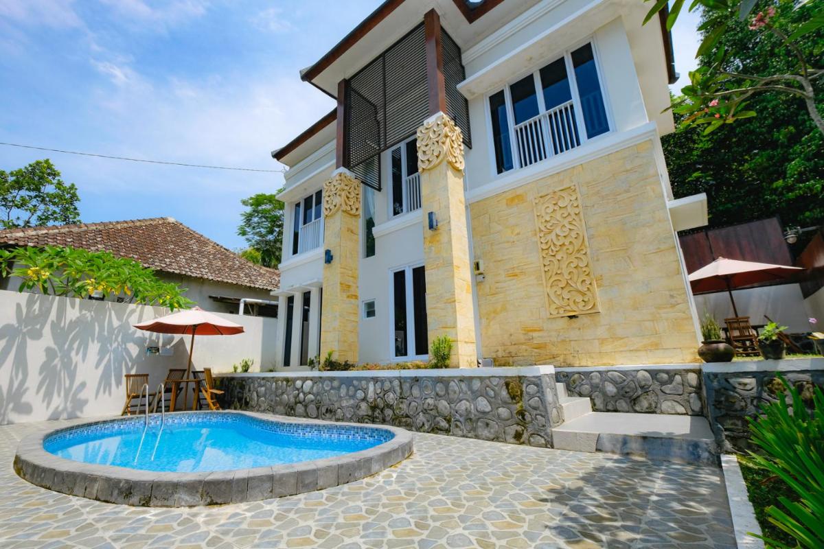 Villa Syariah Grand Bale with Private Pool by Simply Homy - Housity