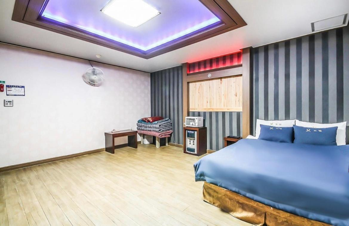 Tongyeong V Motel - Housity