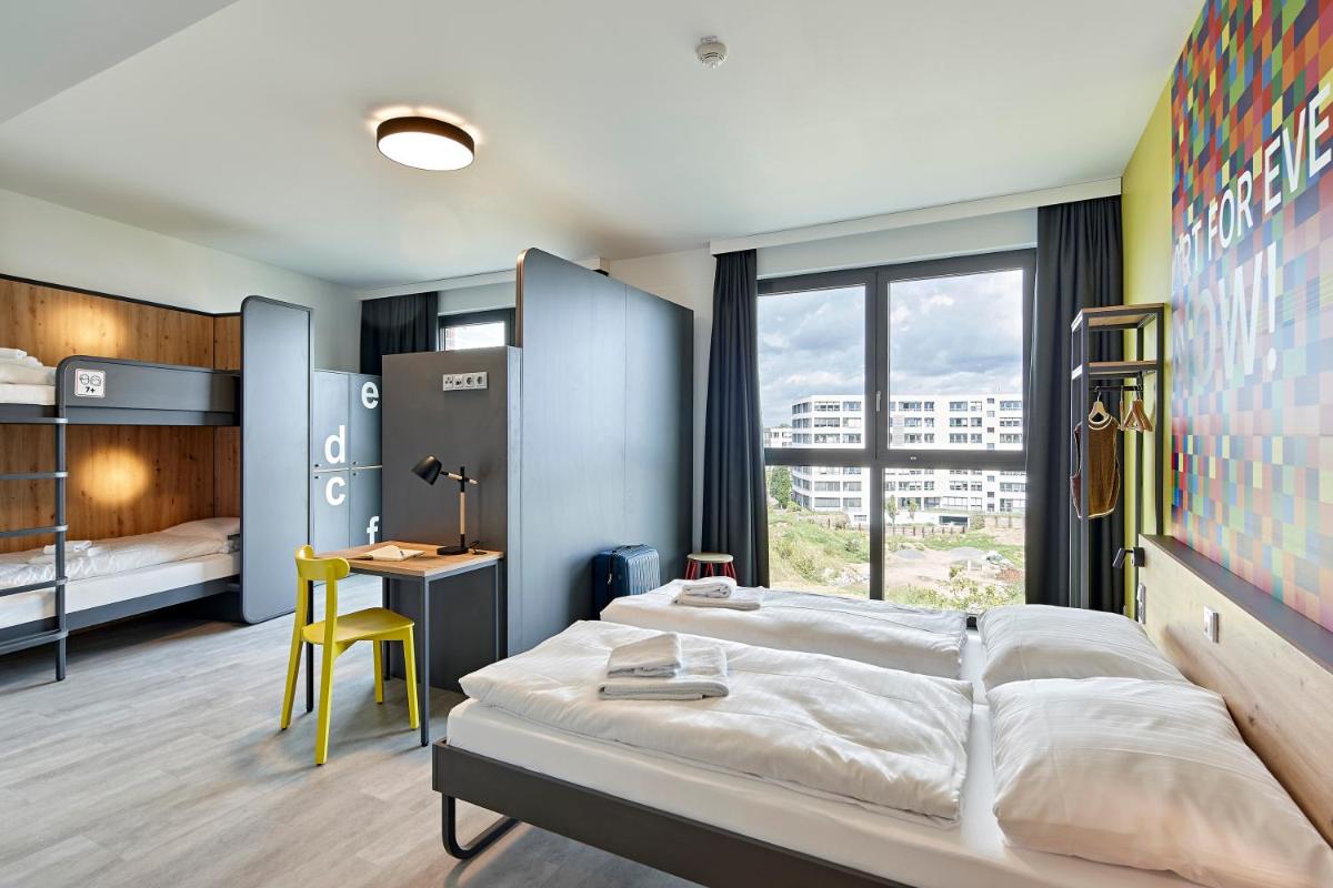 MEININGER Hotel Köln West - Housity