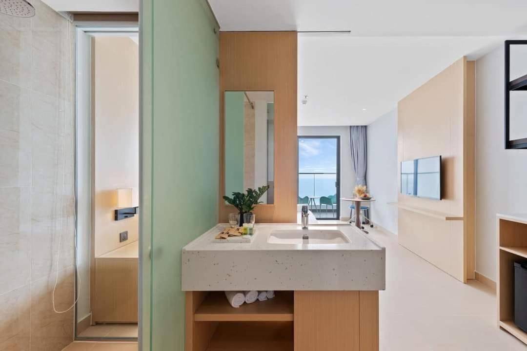 Angela at The Arena resort at Bai Dai beach, near airport Cam Ranh, Nha Trang, Khanh Hoa - Housity