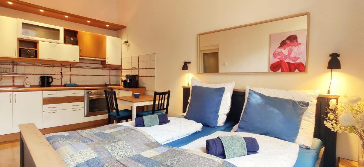 Triple King Size Balcony Suite - Housity