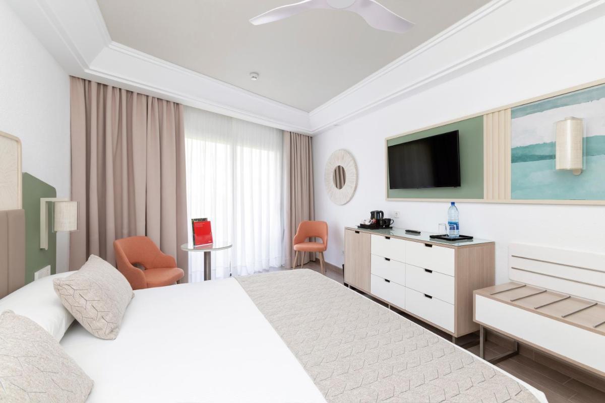 Cama o camas de una habitación en Hotel Riu Gran Canaria - All Inclusive