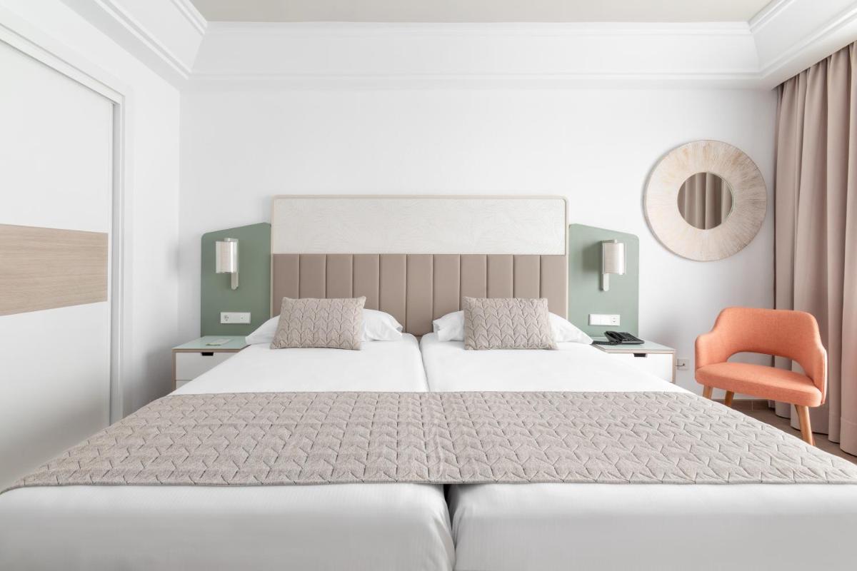 Cama o camas de una habitación en Hotel Riu Gran Canaria - All Inclusive