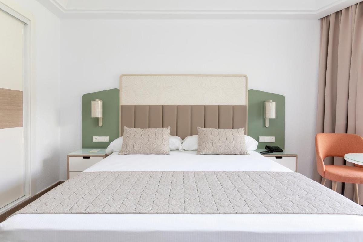 Cama o camas de una habitación en Hotel Riu Gran Canaria - All Inclusive