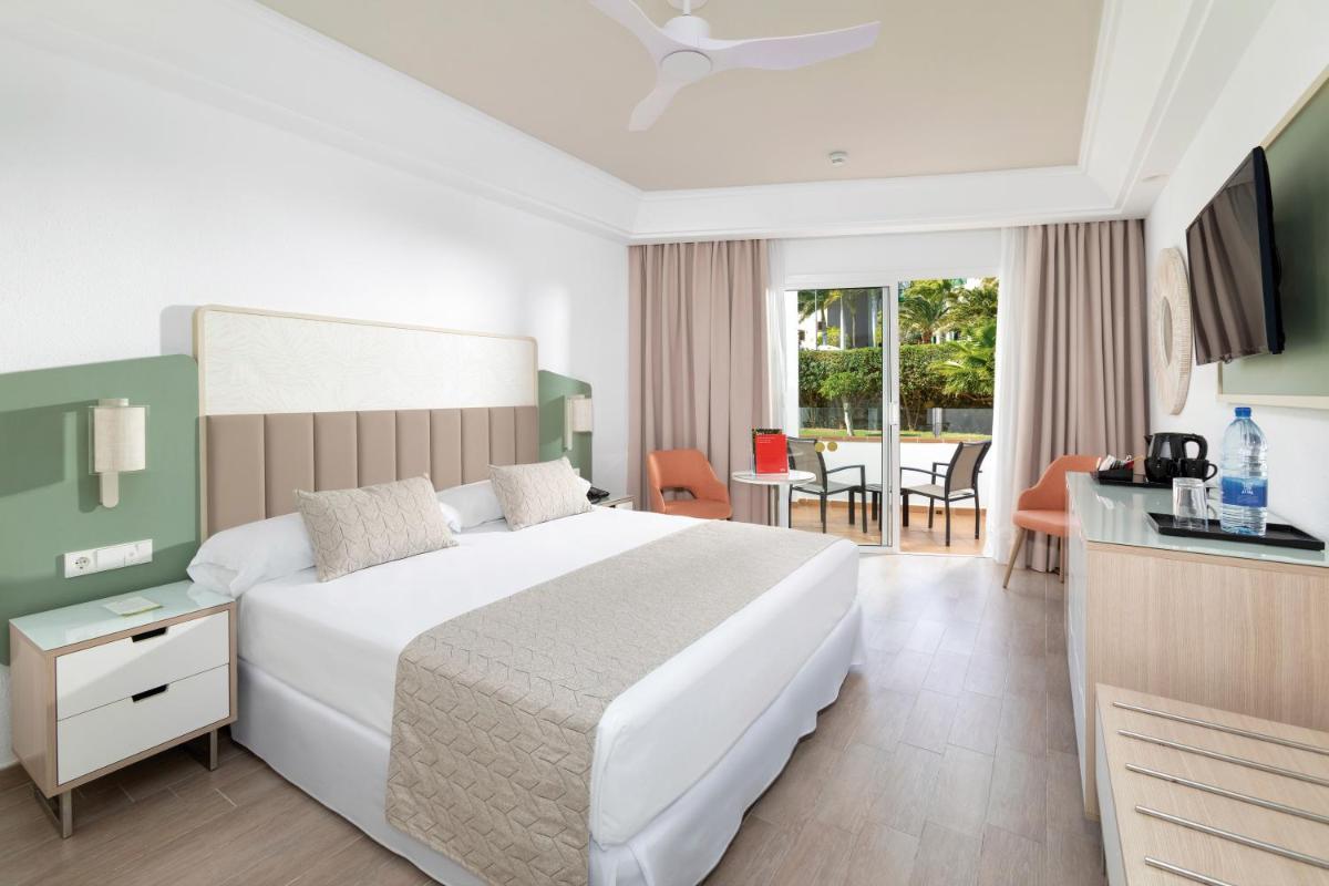 Cama o camas de una habitación en Hotel Riu Gran Canaria - All Inclusive