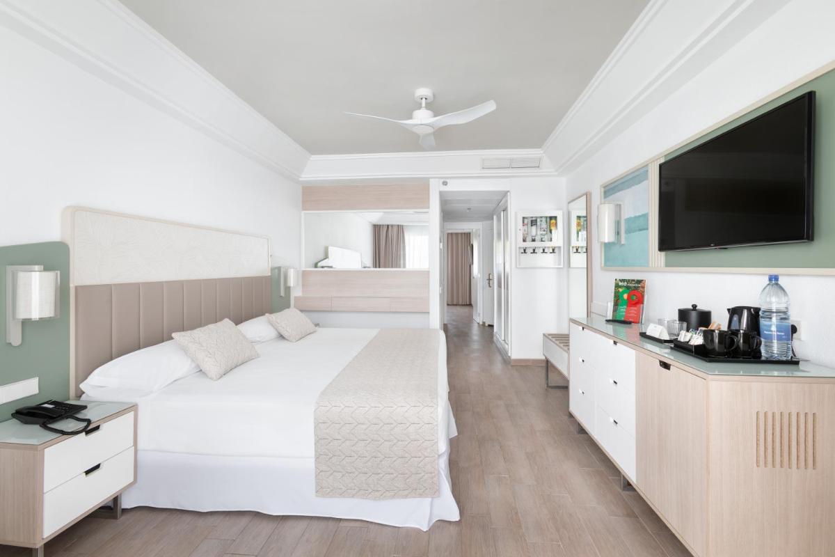 Cama o camas de una habitación en Hotel Riu Gran Canaria - All Inclusive