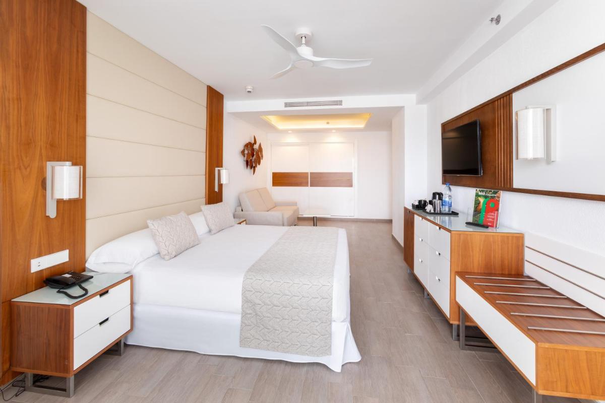 Cama o camas de una habitación en Hotel Riu Gran Canaria - All Inclusive
