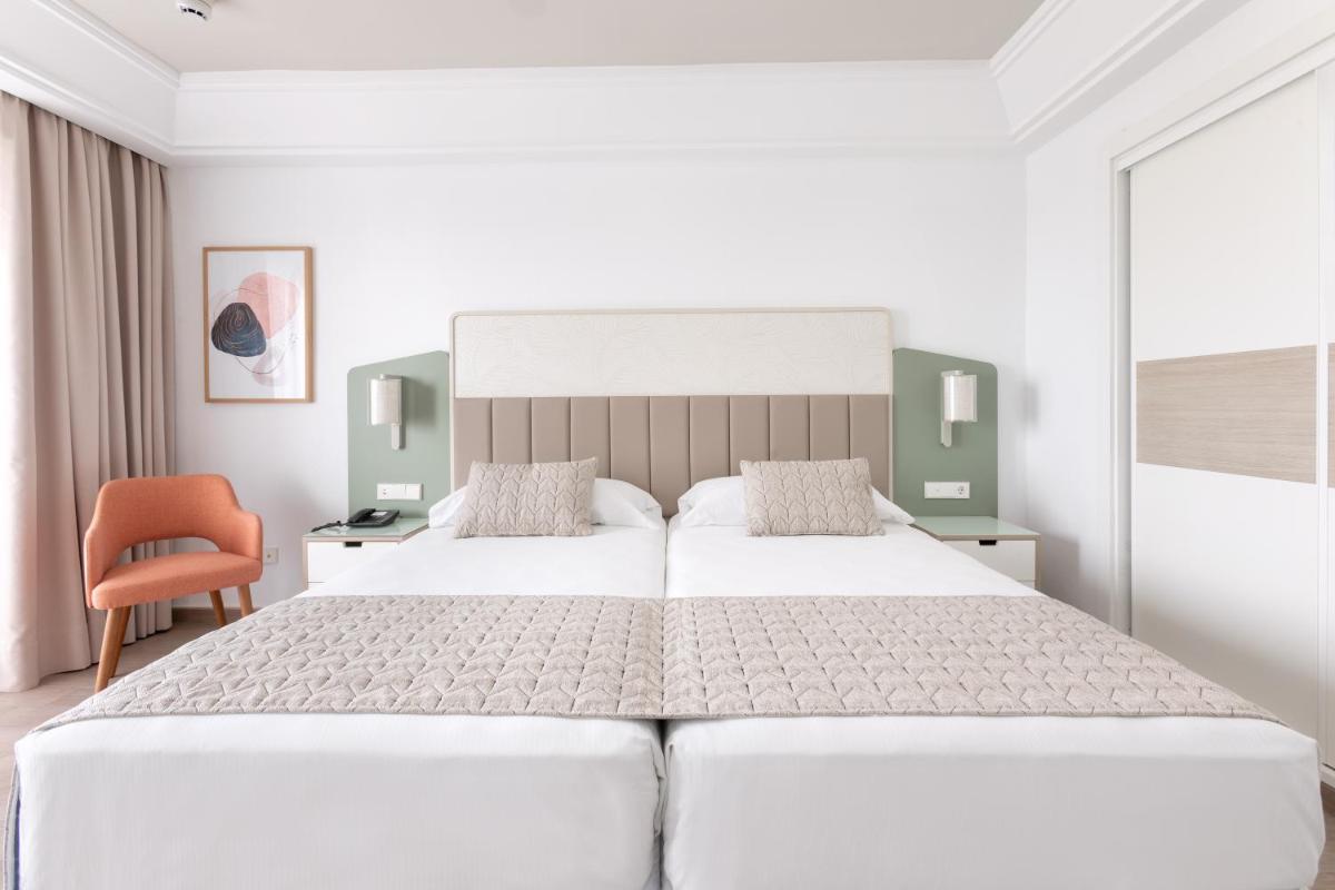 Cama o camas de una habitación en Hotel Riu Gran Canaria - All Inclusive