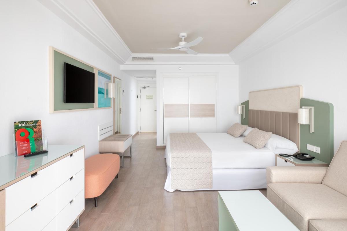 Cama o camas de una habitación en Hotel Riu Gran Canaria - All Inclusive