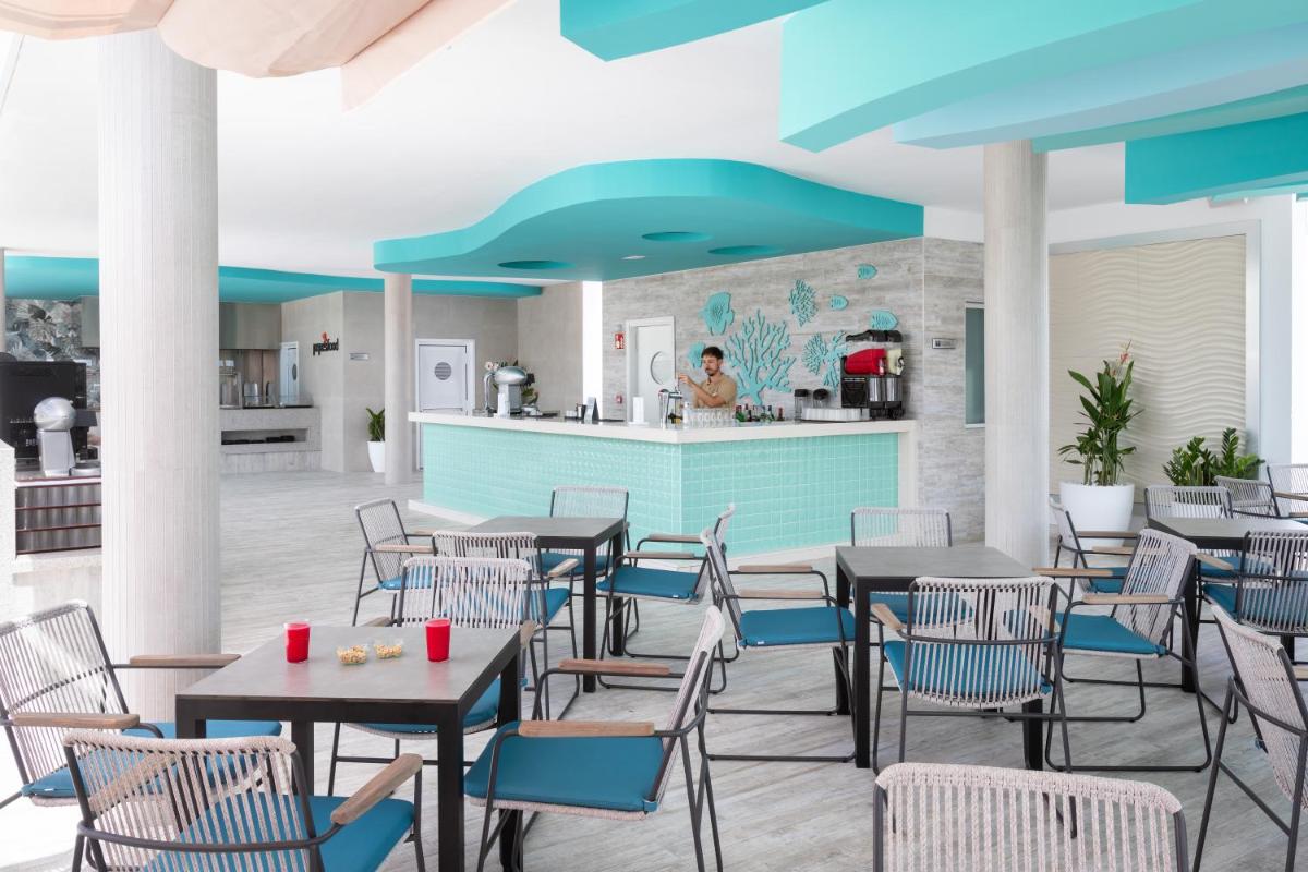 Un restaurante o sitio para comer en Hotel Riu Gran Canaria - All Inclusive