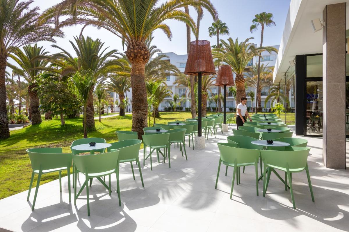 Jardín al aire libre en Hotel Riu Gran Canaria - All Inclusive
