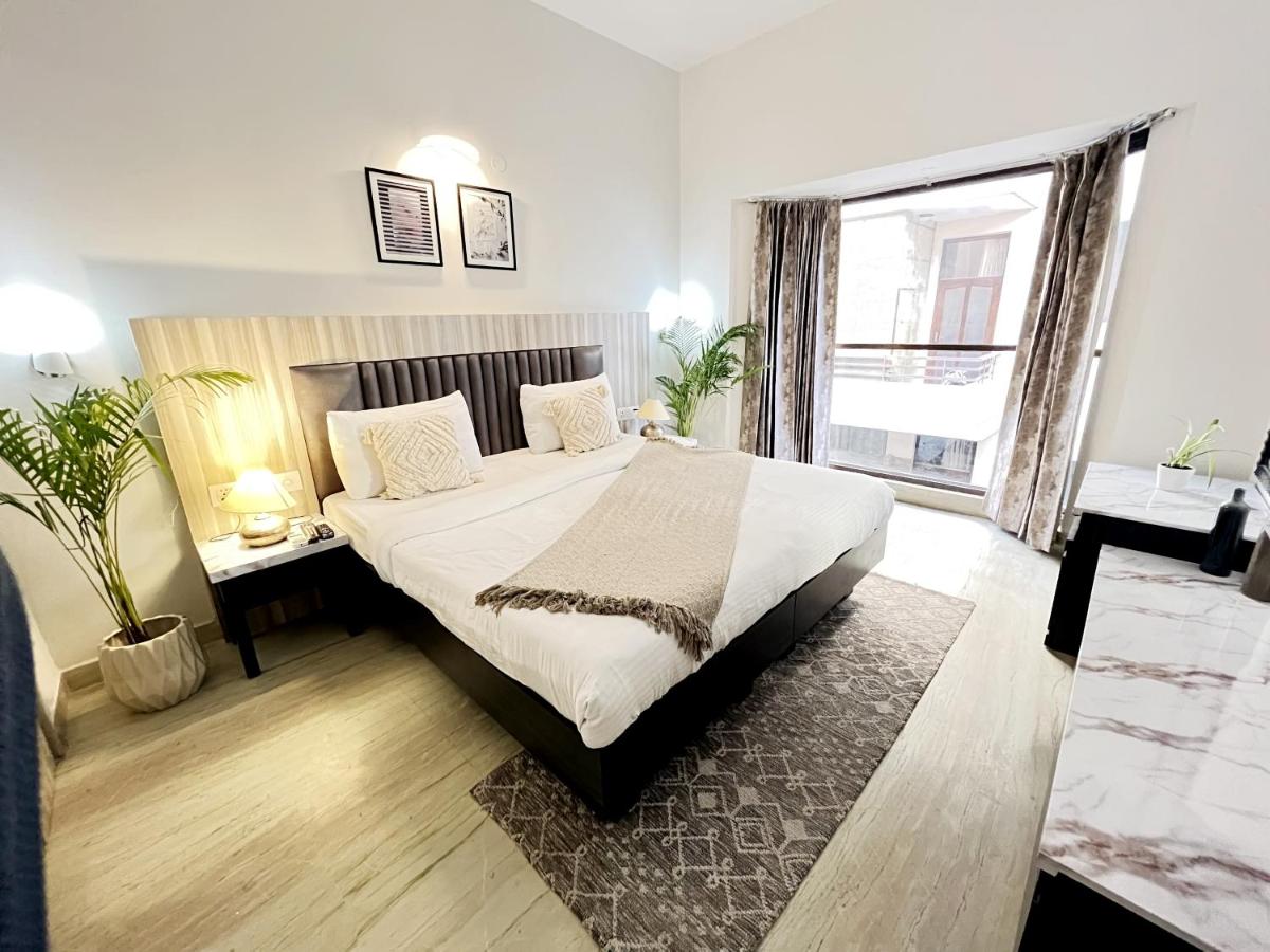 1BHK Serviced Apartments near Artemis Hospital - Housity
