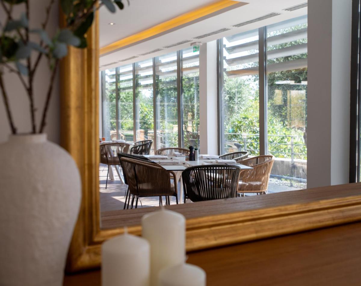 Restaurant ou autre lieu de restauration dans l'établissement Zenitude Hotel La Valadière, Ascend Hotel Collection