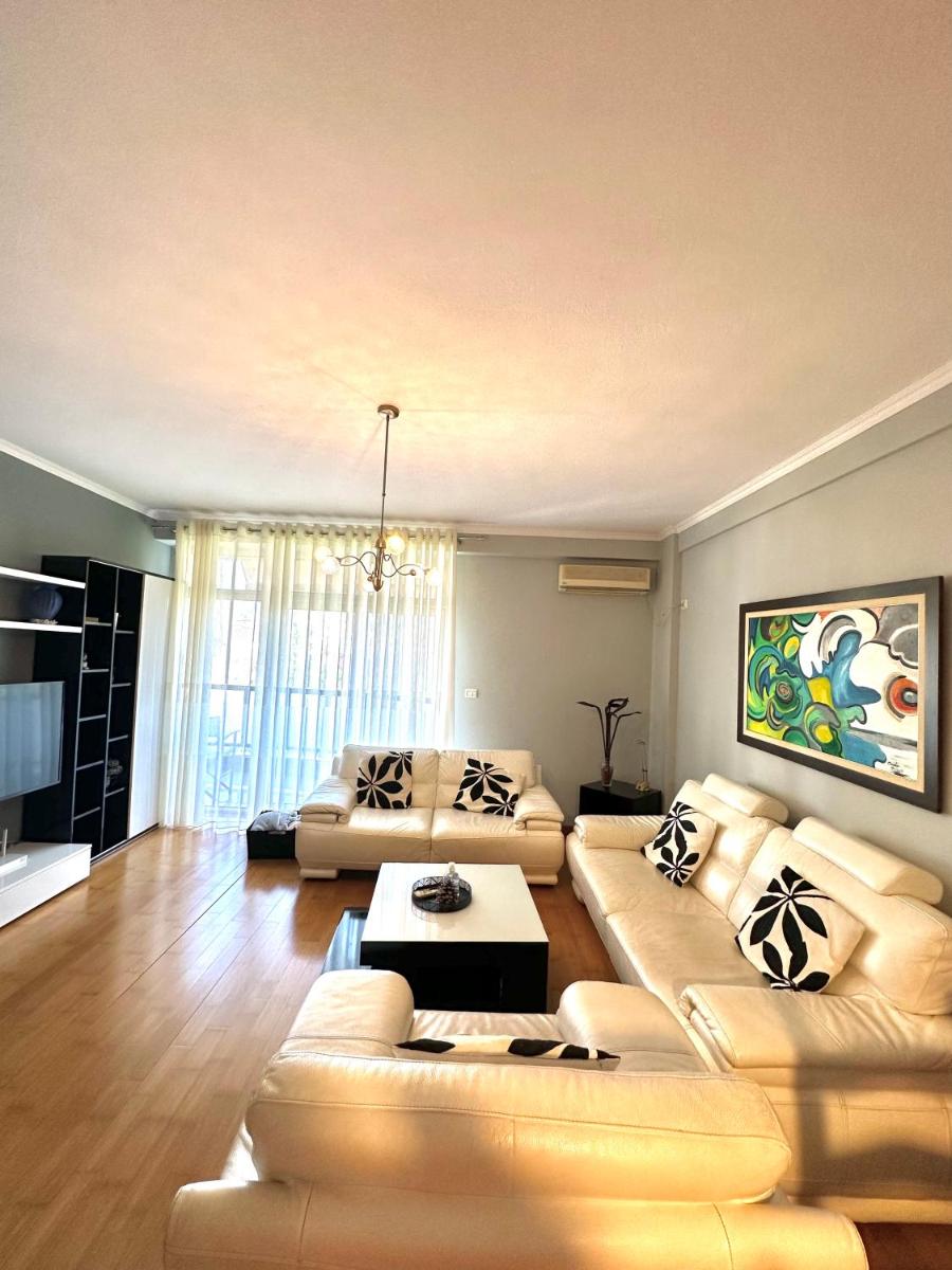 Central Inn Home Tirana - Housity