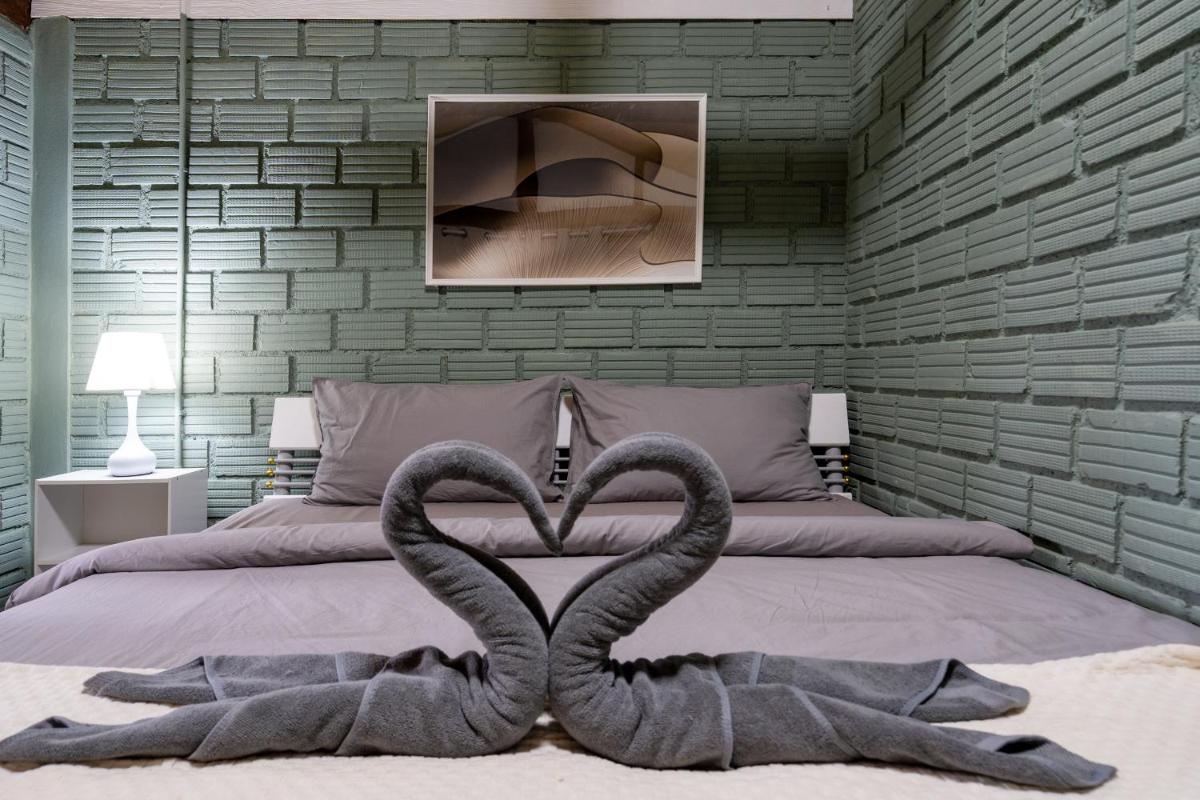 Breeze Bungalows - Housity