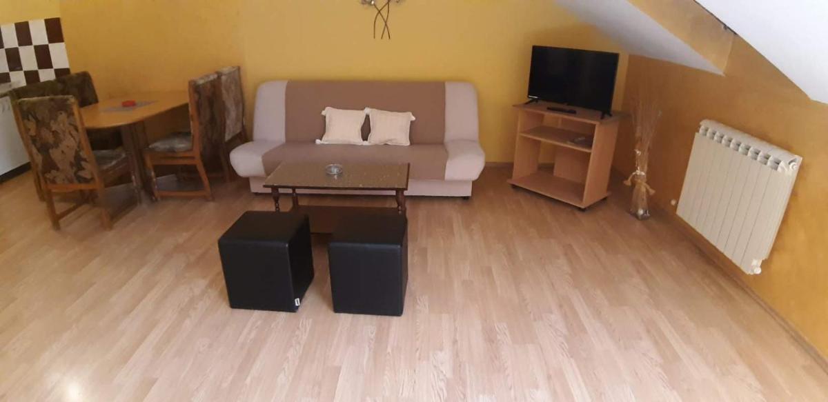 Rosso Apartments - Housity