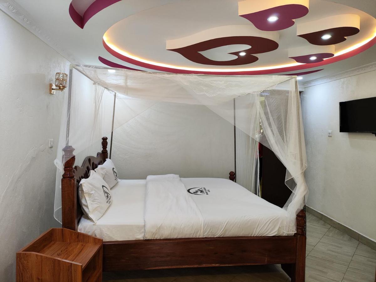 Suitetrails - Maanet Gardens Hotel