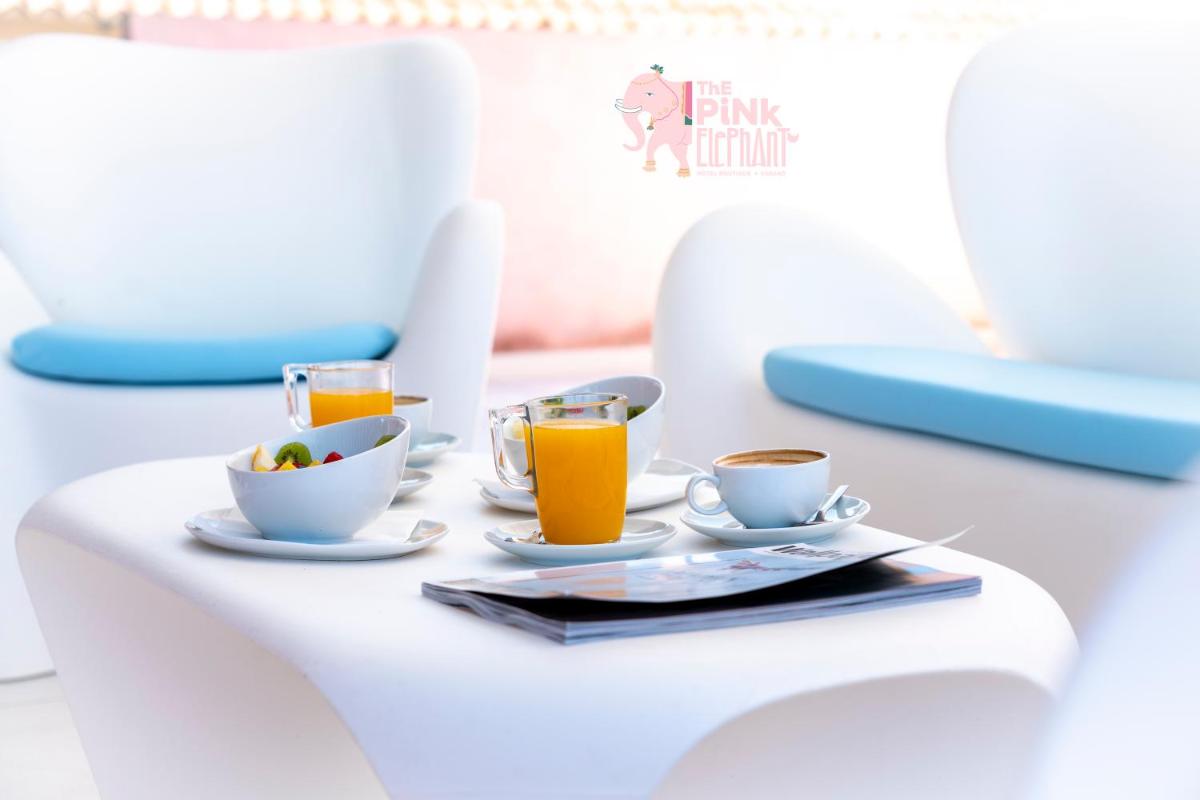 Zona de estar de The Pink Elephant Hotel