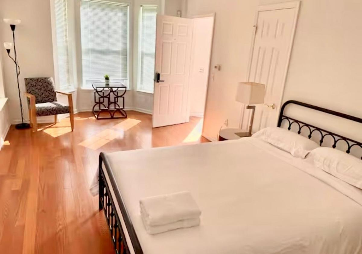 Lovely 4-bedroom House in Center City South - Housity