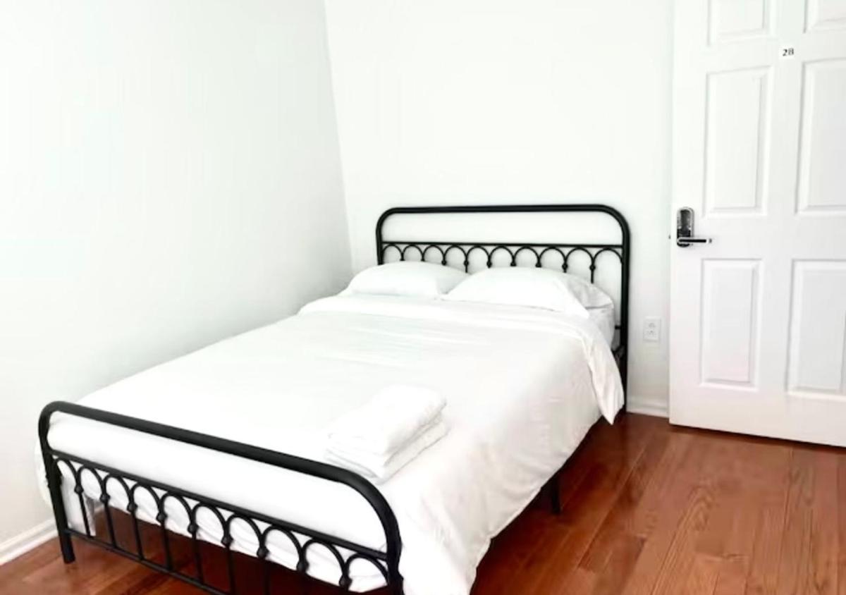 Lovely 4-bedroom House in Center City South - Housity