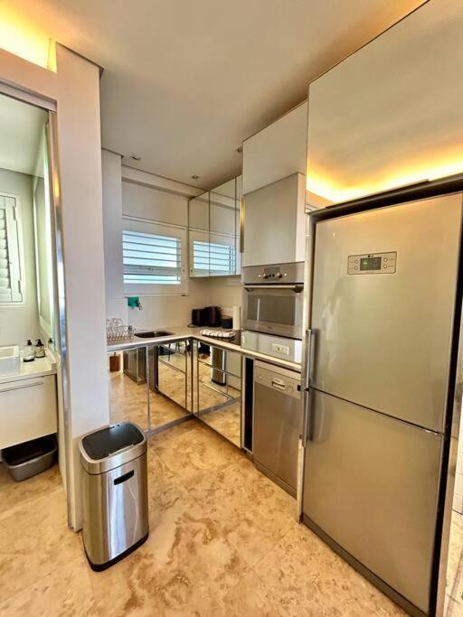 Clifton Beach Apartment - Housity