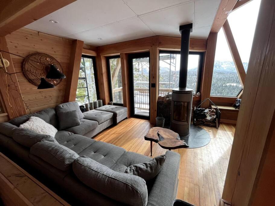 Basecamp Strathcona Park View Chalet - Housity