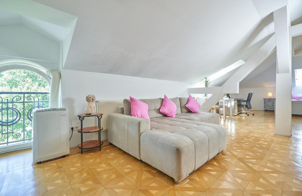 Suitetrails - Big Apartment in Guesthouse